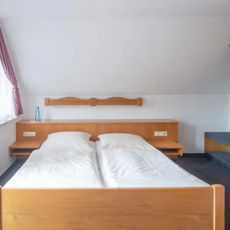 Brauereigasthof Zum Lamm Hotel *