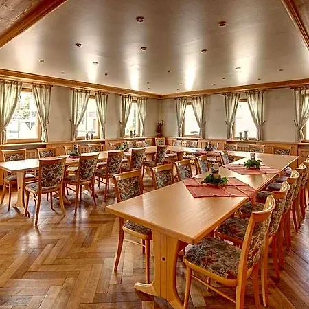 Brauereigasthof Zum Lamm ホテル Untergröningen