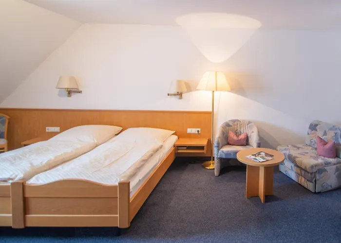 Otel Brauereigasthof Zum Lamm Untergroningen